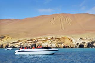 Boat tour in Paracas the candelabro