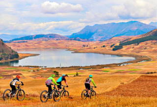huaypo lake Mountain bike daily departures 